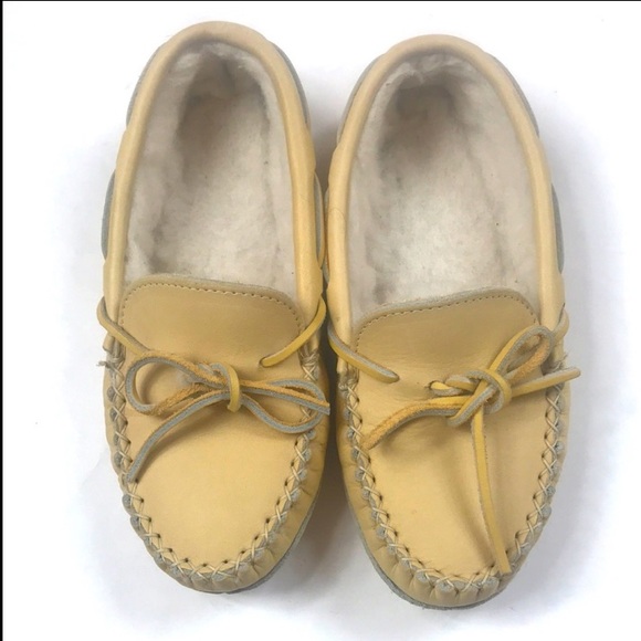 Cabelas Cozy Yellow Moccasin 80048515 Slippers Unisex Size 5 M - Picture 1 of 7